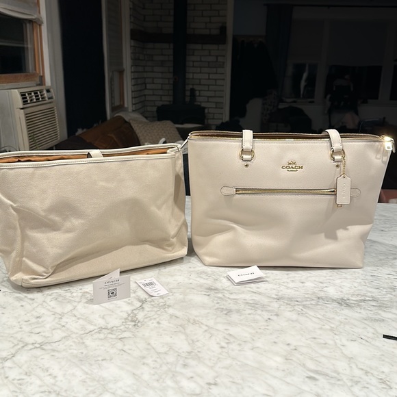 Coach Tote - Picture 3 of 6